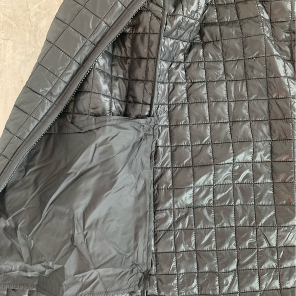 Athleta lightweight puffer jacket - Picture 6 of 7
